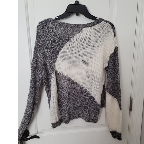 BP Crop Sweater - Picture 4 of 4